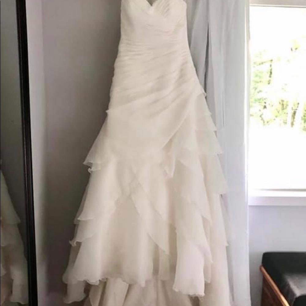 Demetrios Size 10 wedding dress - Picture 2 of 5